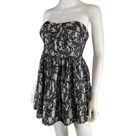 Charlotte Russe Sleeveless Strapless Mini Lace Cocktail Dress Black White Small - Picture 4 of 11